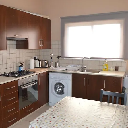 Alkaeos & מלון לרנקה