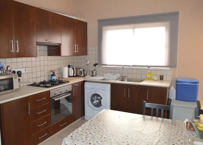 Alkaeos & Hotel Larnaca