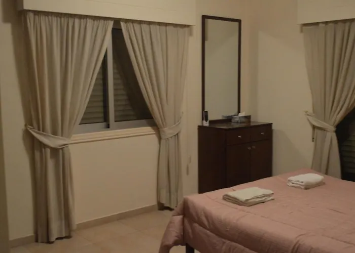 Alkaeos & Hotel Larnaca