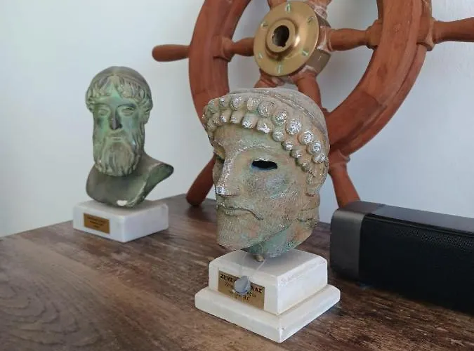 Alkaeos & Ларнака