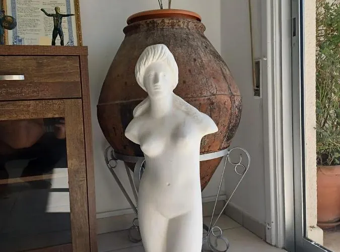 Alkaeos & * Ларнака