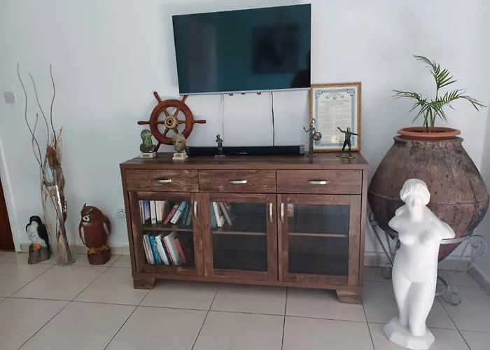 Alkaeos & Готель *