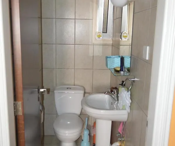 Готель Alkaeos & Ларнака