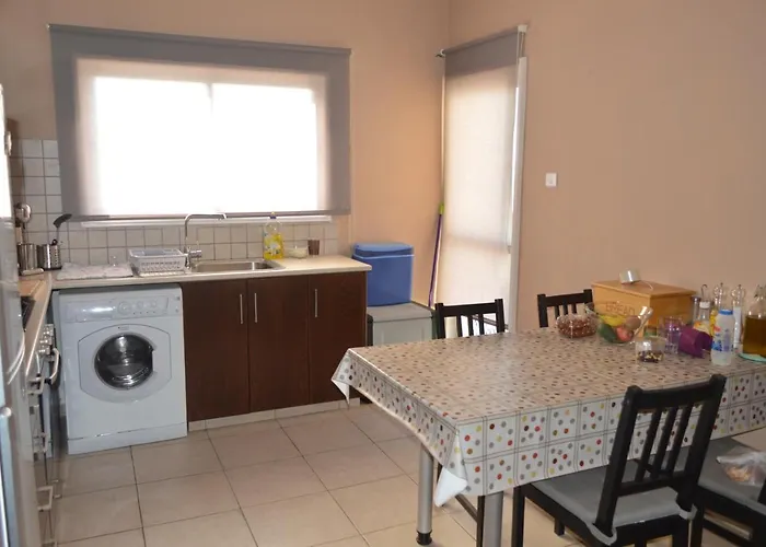 Готель Alkaeos & *