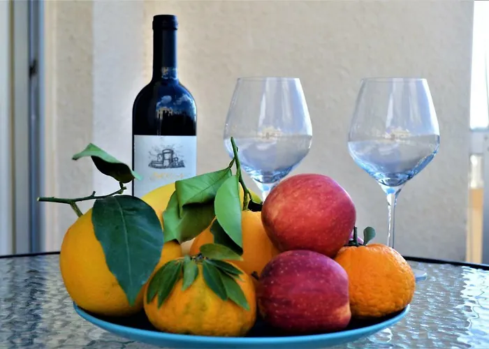 Готель Alkaeos &