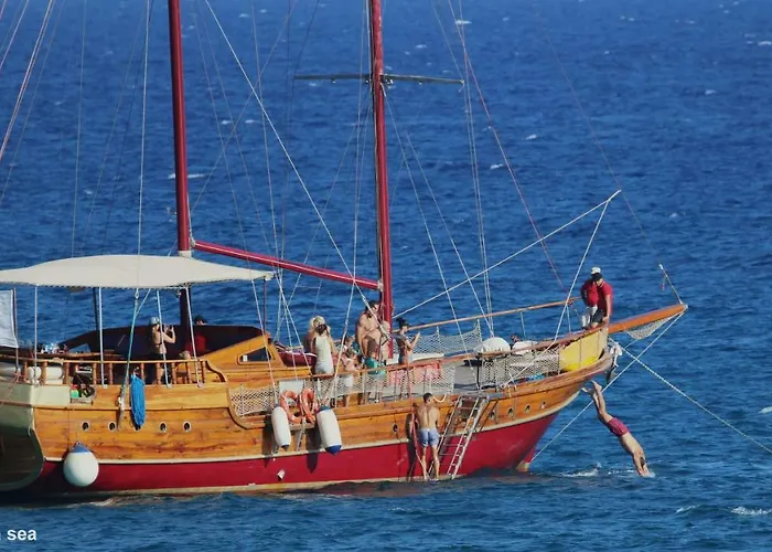 Alkaeos & Ларнака