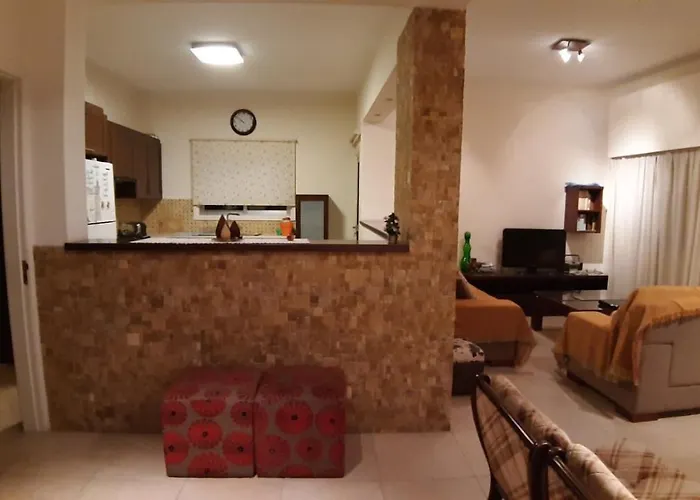 Готель Alkaeos & Ларнака